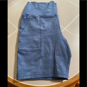 Arie AE Chill Play Move Camo blue bike shorts